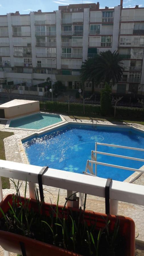 La Pineda Beach Apartment Luaran gambar